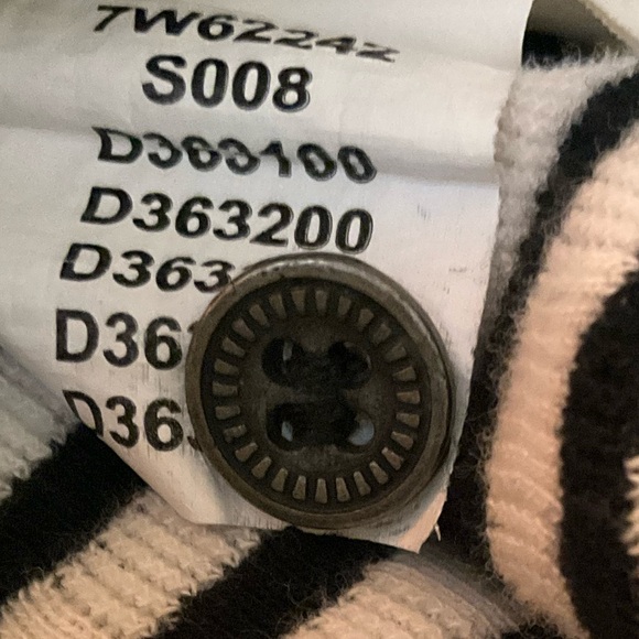 Lucky Brand L black and off white knit Henley - Picture 5 of 5